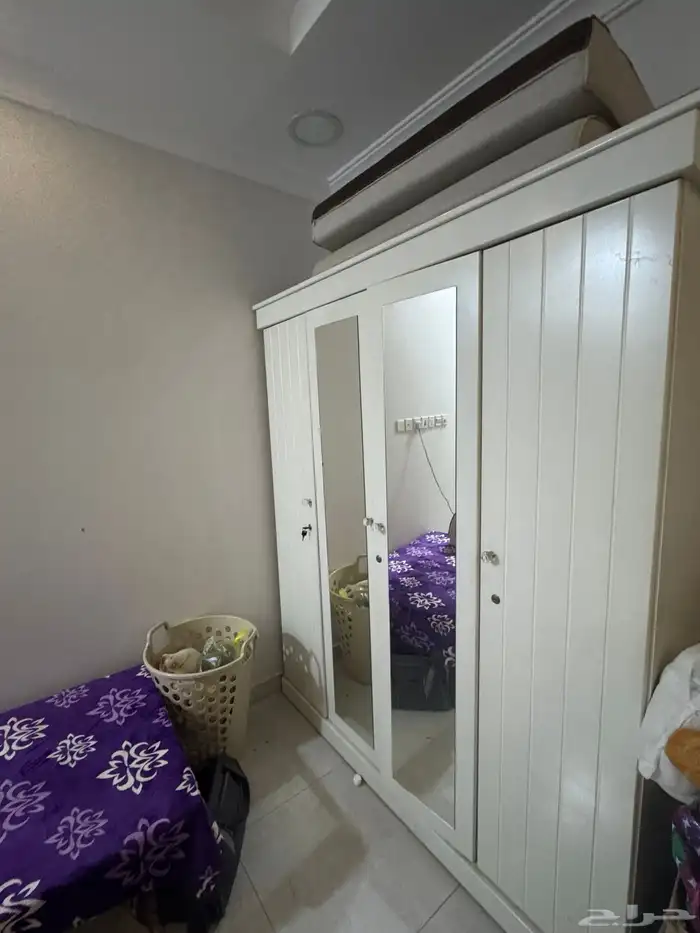 دولاب الملابس 1