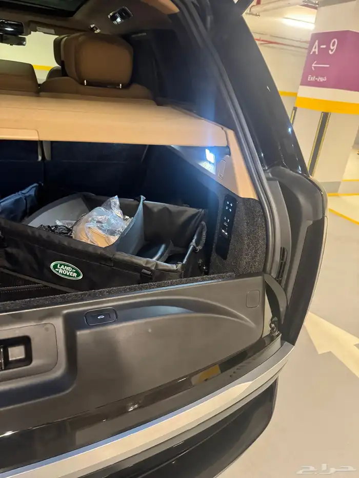 للبيع رنج روفر اوتوبيوقرافي اسود 24