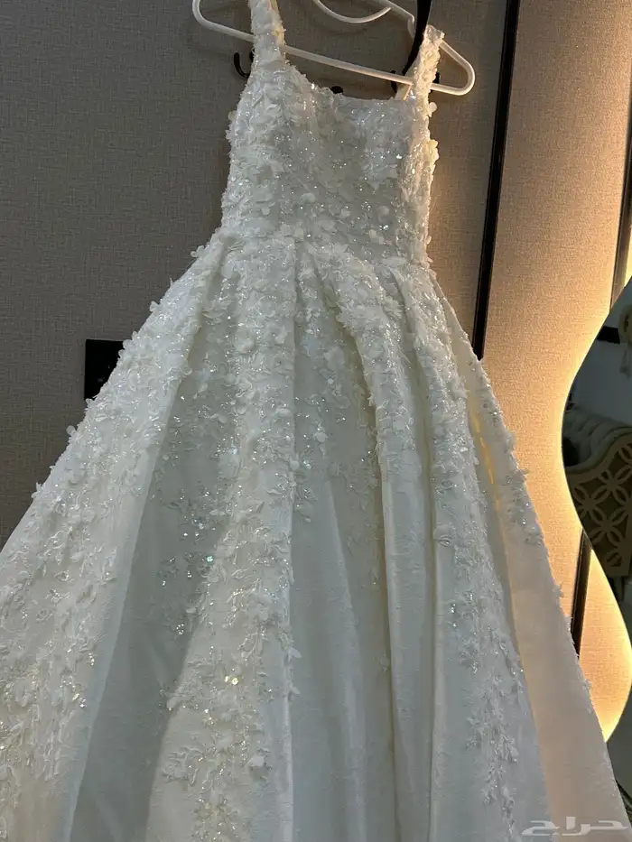 فستان زفاف راقي وفاخر 2