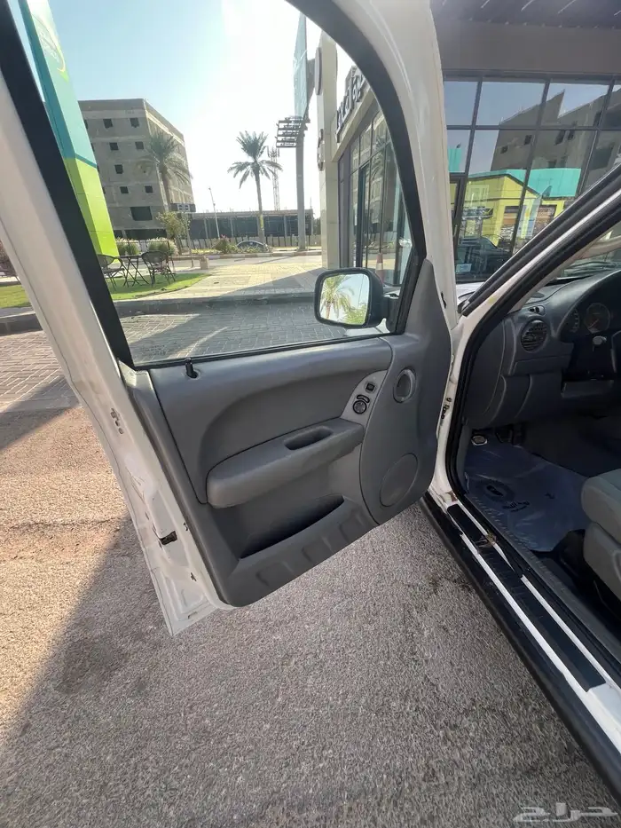 جيب شيروكي ليبرتي 2006 12