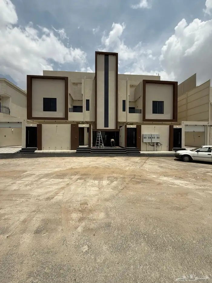 للبيع شقه ارضيه بحوش وشقه علويه بسطح حي الزهور المحاله ابها 1