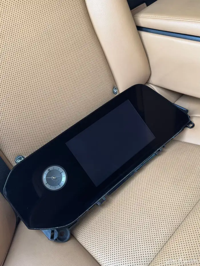 شاشة لكزس es 2022 وكاله خاليه من العيوب 0