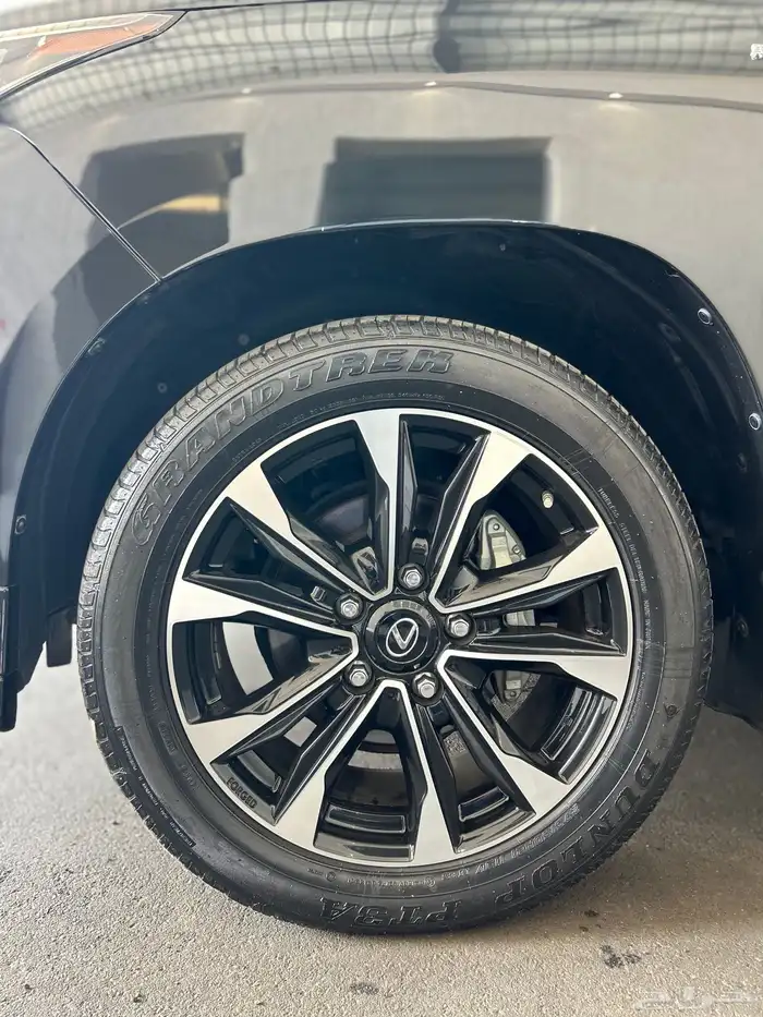 جيب لكزس2021 LX مخزن بلاك دشن عداد 35 الف كيلو 27