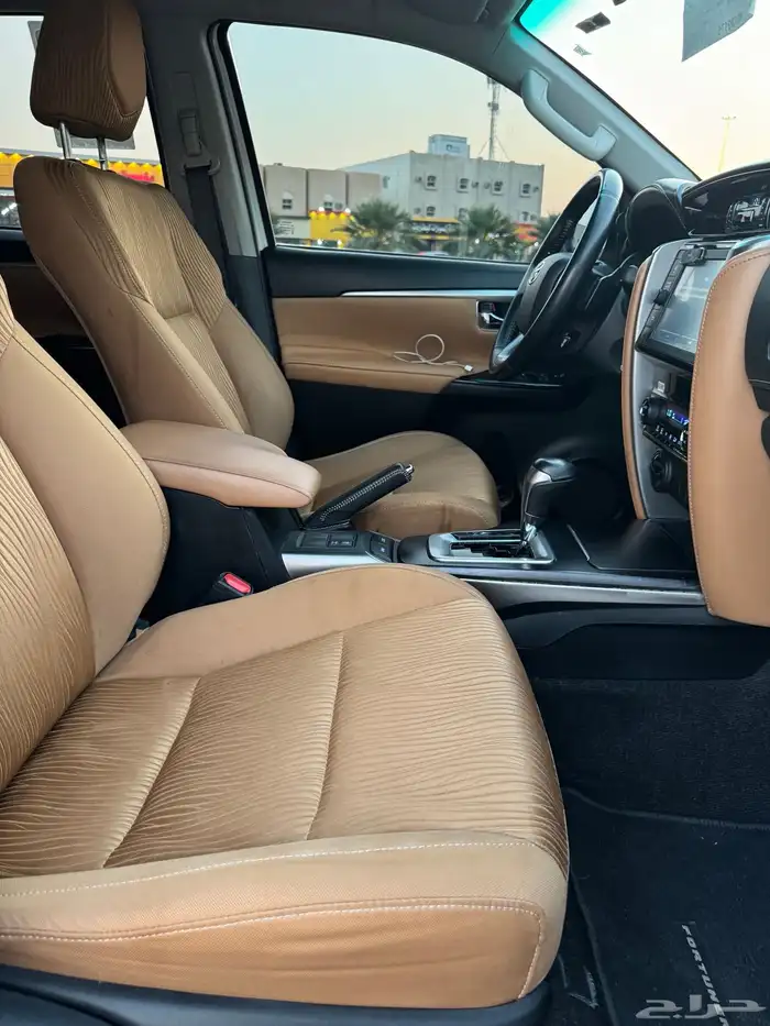 فورتشنر 2022 6 سلندر VX 48