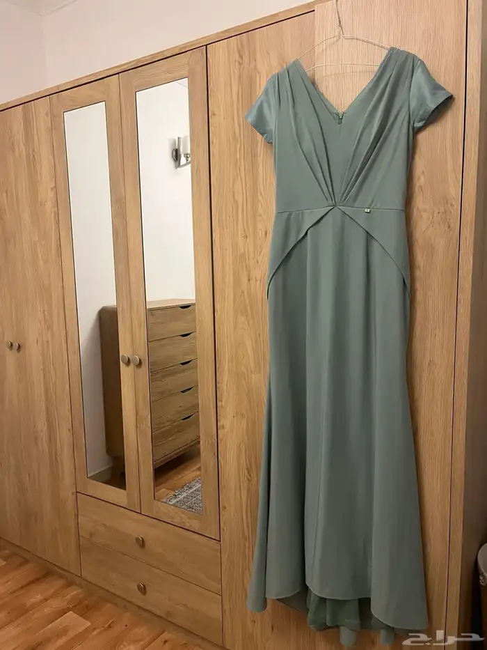 فساتين جديدة ومستعملة استعمال نظيف 4