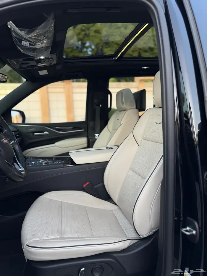 اسكاليد 23 اسود قصير بلاك اديشن 10