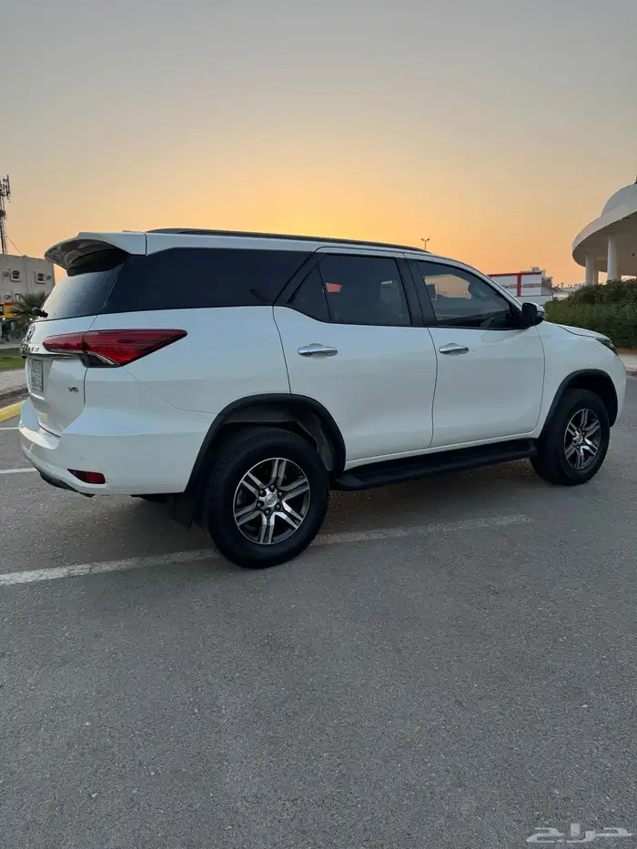 فورتشنر 2022 6 سلندر VX 15