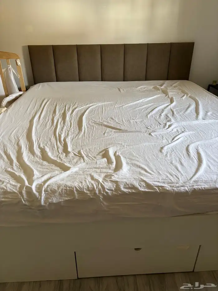 غرفه نوم للبيع سرير ودولاب ملابس 1