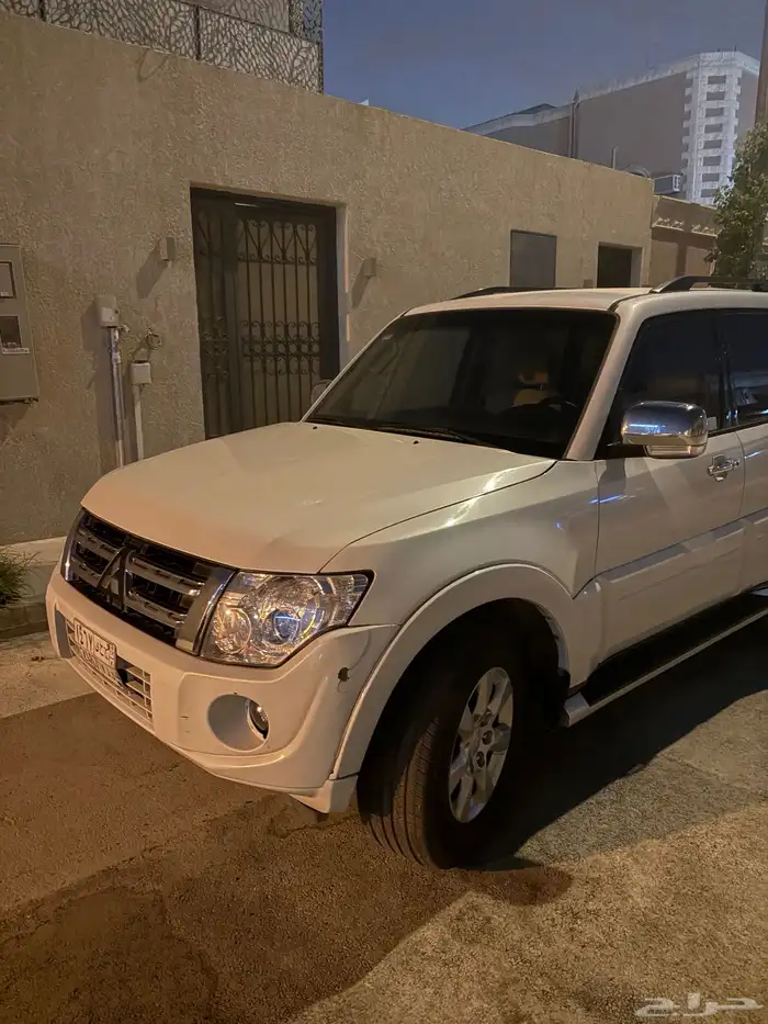 ميتسوبيشي باجيرو 4