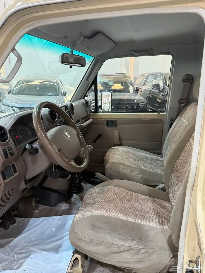 تويوتا شاص 2012 ديزل بدون تيربو 6