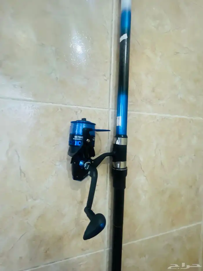 قصبة صيد سمك مع مكينه 1