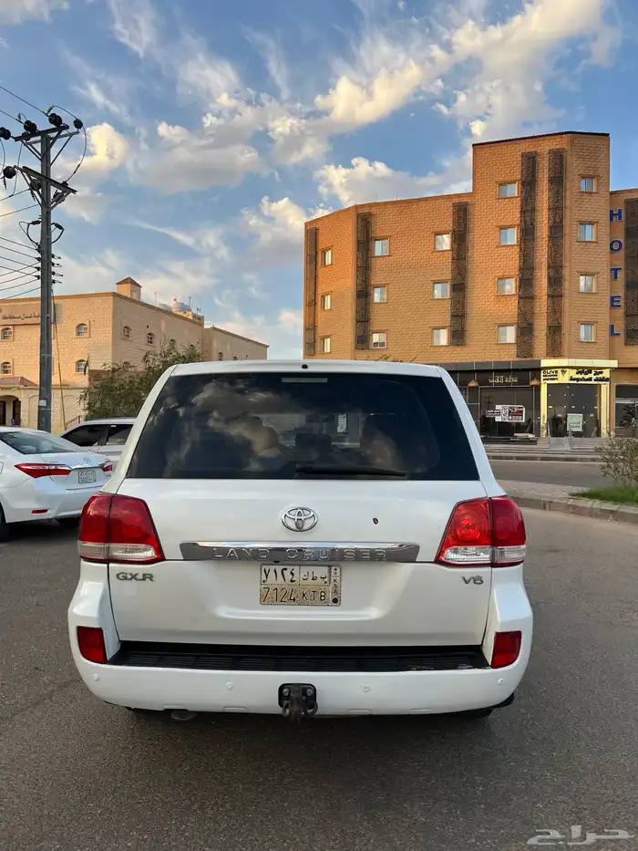 جيب لاند كروزر 2011 2