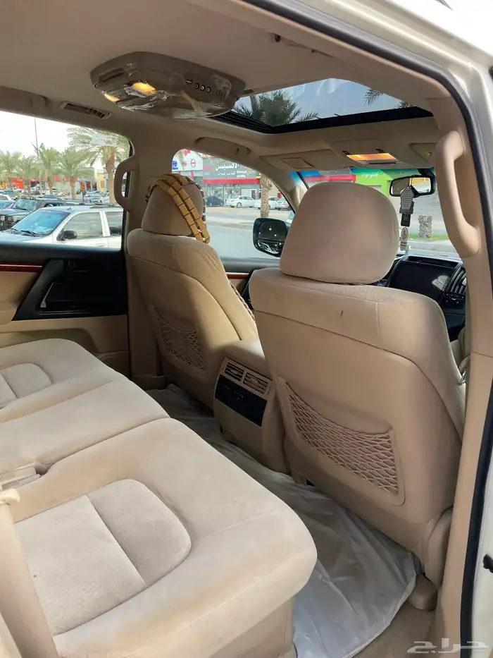 لاندكروزر 2015 فل كامل 9