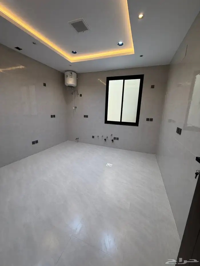 للبيع شقه ارضيه بحوش وشقه علويه بسطح حي الزهور المحاله ابها 13