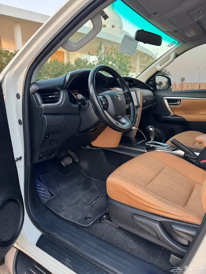 فورتشنر 2022 6 سلندر VX 30