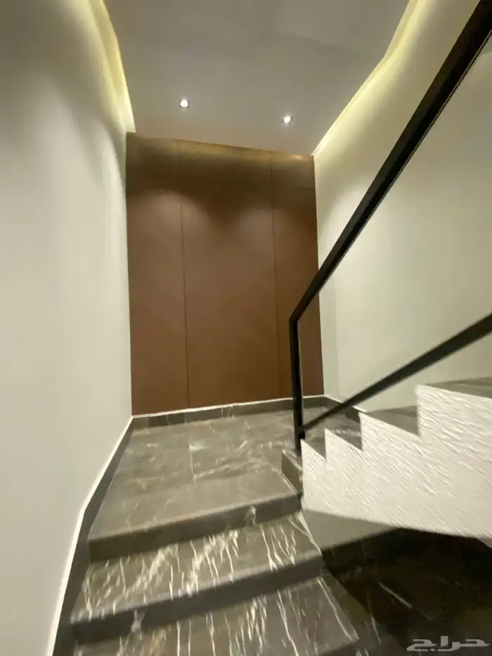 للبيع فيلا روف مع ملحق تشطيب فاخر 9غرف بالمحاله820الف 4