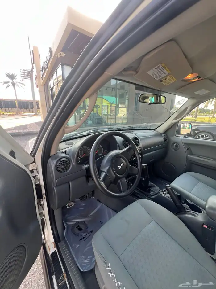 جيب شيروكي ليبرتي 2006 13