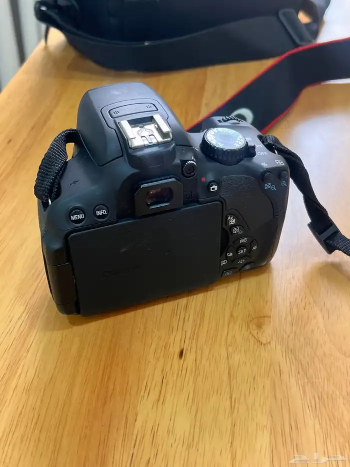 كاميرا كانون مع عدساتها وستاند 0