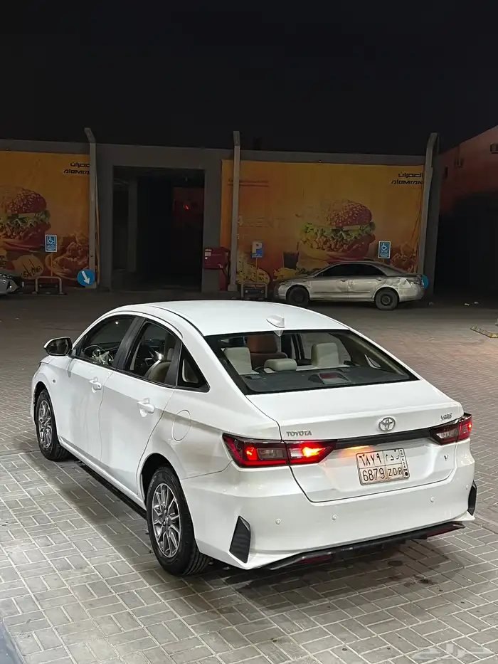 للبيع تويوتا يارس 2023 وكاله شرط 3
