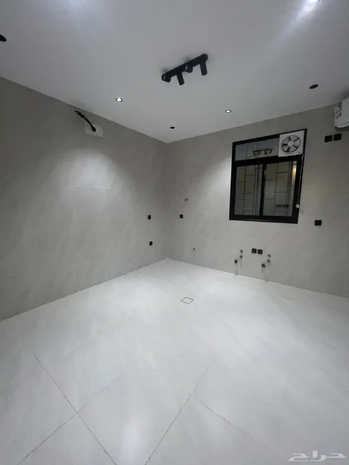 للبيع شقة ارضية مخطط اليرموك خميس مشيط 7