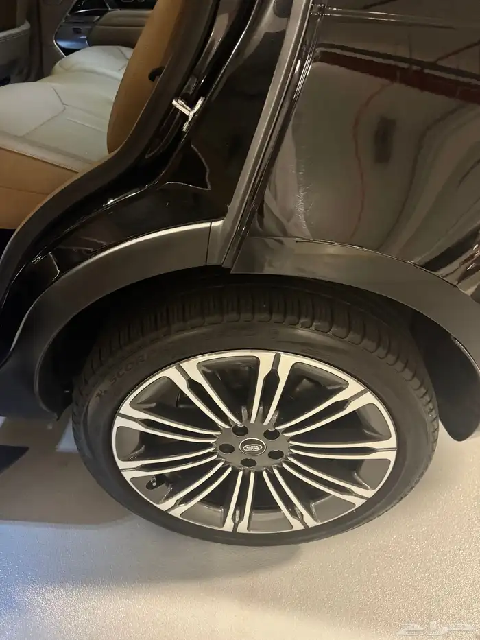 للبيع رنج روفر اوتوبيوقرافي اسود 25