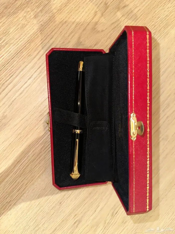 قلم Cartier رودستر رولربول لون أسود وذهبي 4