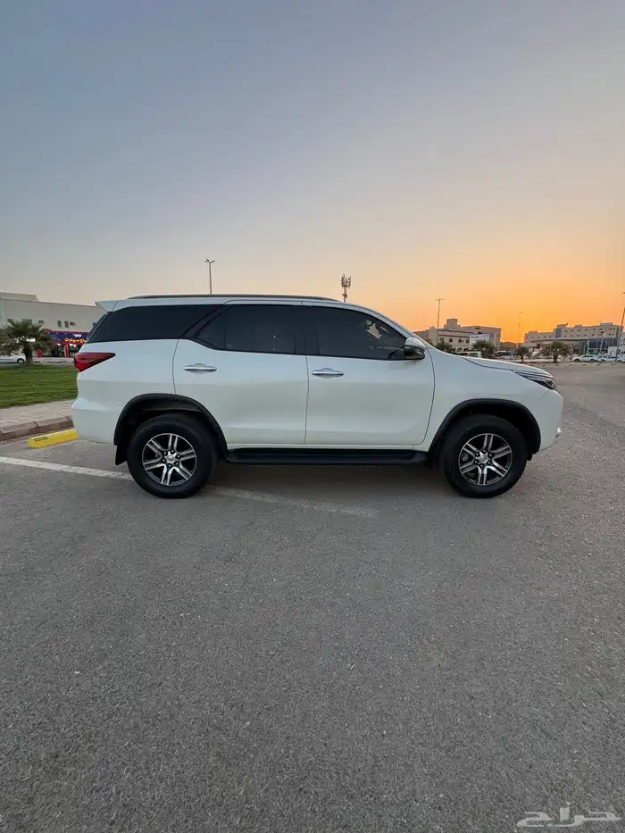 فورتشنر 2022 6 سلندر VX 27