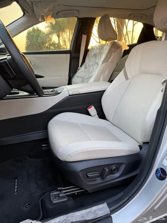 تويوتا كراون ماجستا 2023 62