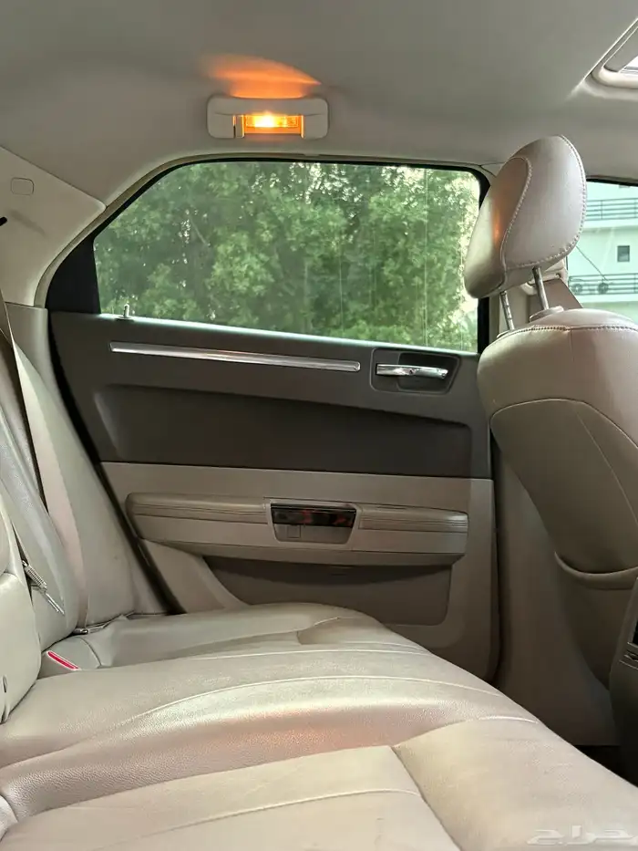 كرايزلر 2010 v6 اسود 23