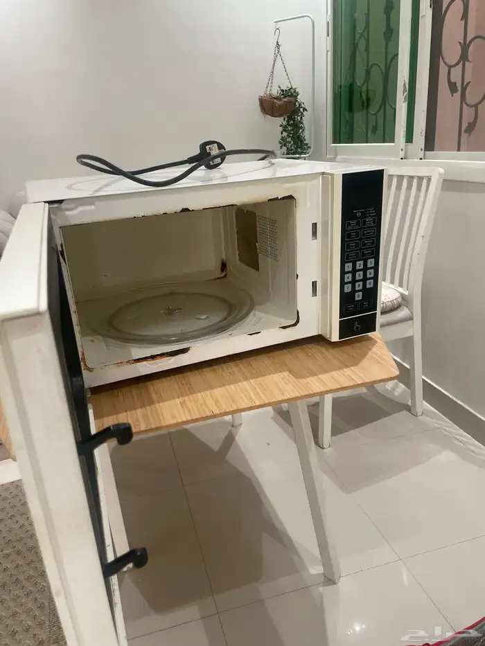 مايكرويف شغال ومحول كهرباء شبه جديد 1