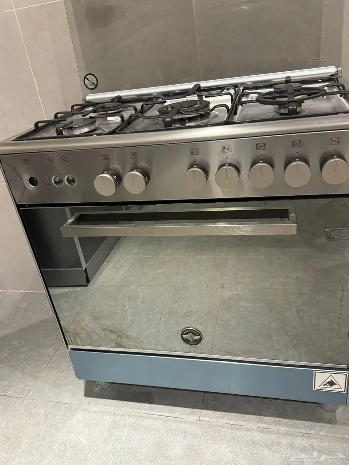 فرن غاز بحالة ممتازة جدا ونظيف جدا 0