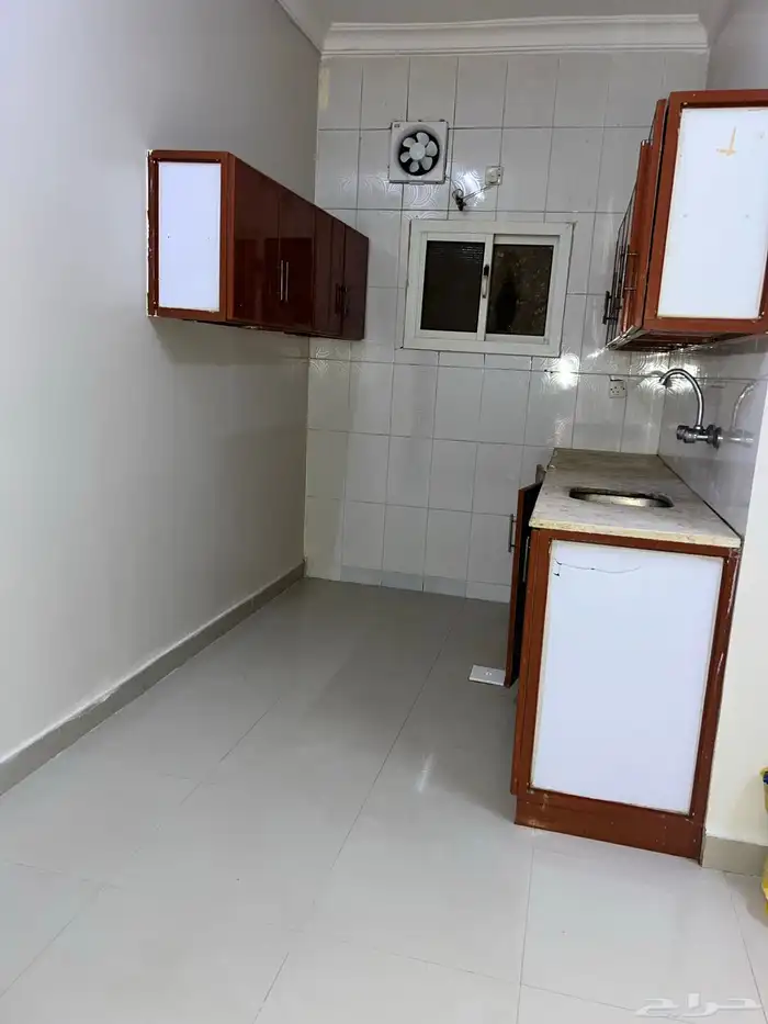 شقه للإيجار غرفتين وحامين ومدخلين 4