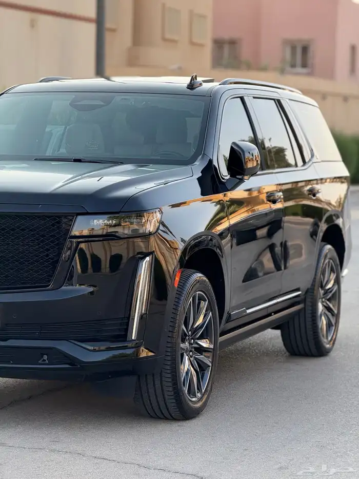 اسكاليد 23 اسود قصير بلاك اديشن 1