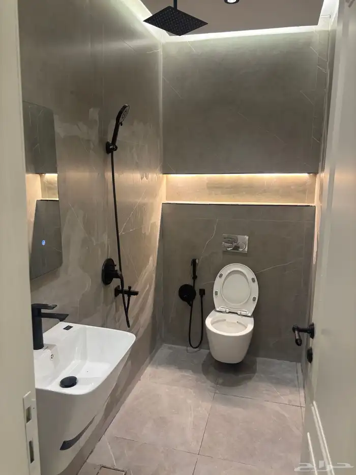 فله فاخره للايجار حي مسك الرمال قريبه من المطار 25