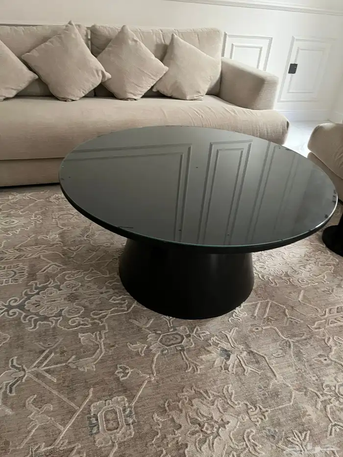 طاوله كبيره خشب اسود بمرايه 0