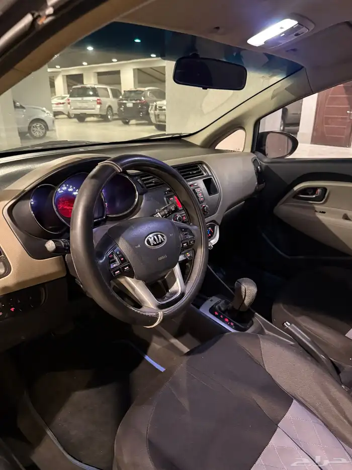 كيا ريو هاتش باك 2014 نص فل مالك اول 7