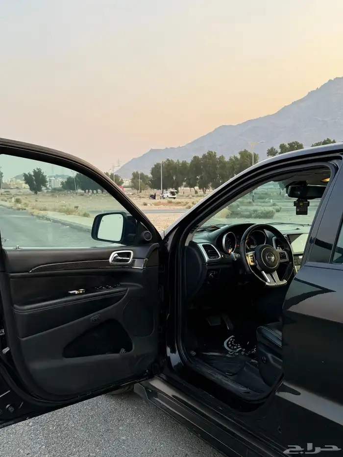 جراند شروكي srt 8