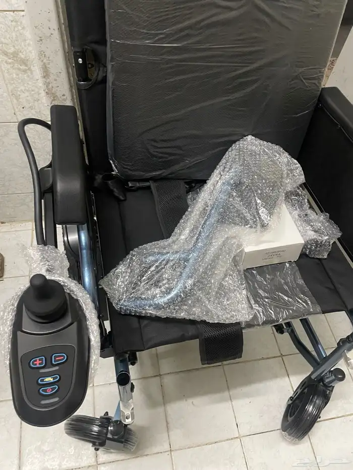 كرسي كهربائي متحرك لذوي الاحتياجات الخاصه 6