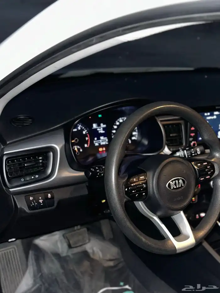 ريو هاتشباك 2020 38