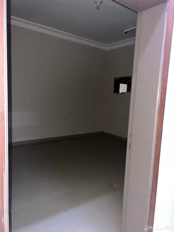 شقه للإيجار غرفتين وحامين ومدخلين 6