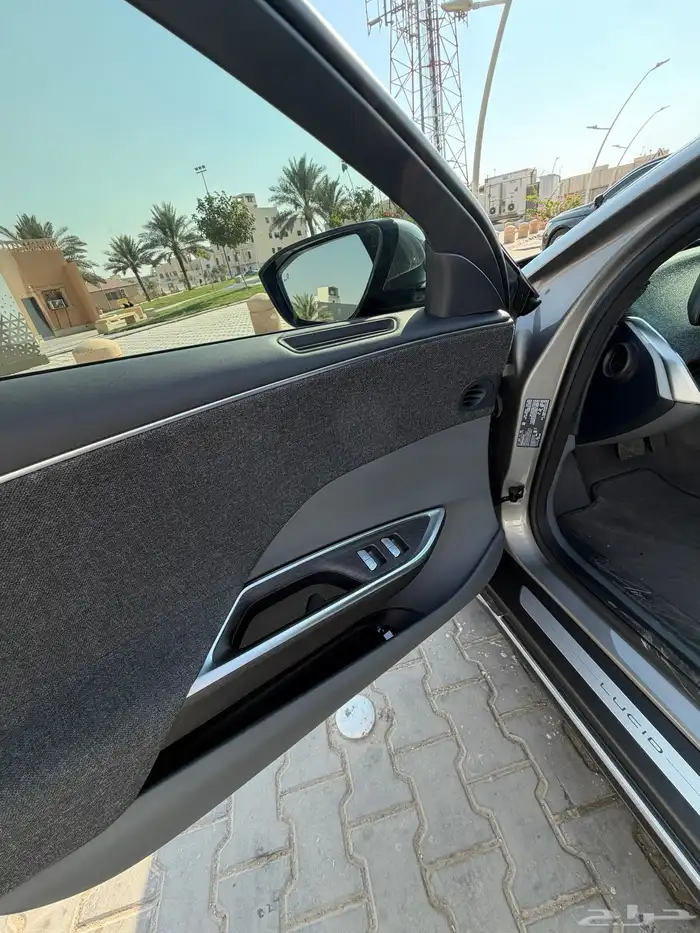 إعلان لوسيد آير Pure موديل 2024 12