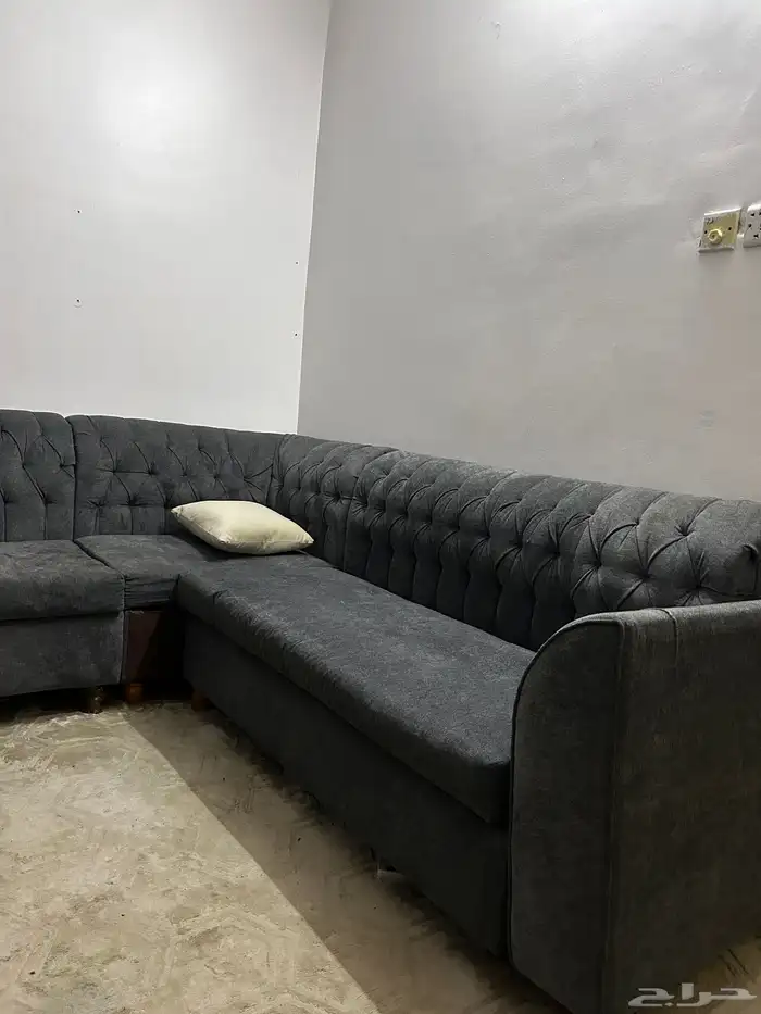 كنب للبيع مع الستاره مقاس الغرفه4في4 2