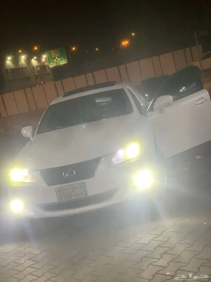 لكزس IS300 موديل 2008 للبيع 35