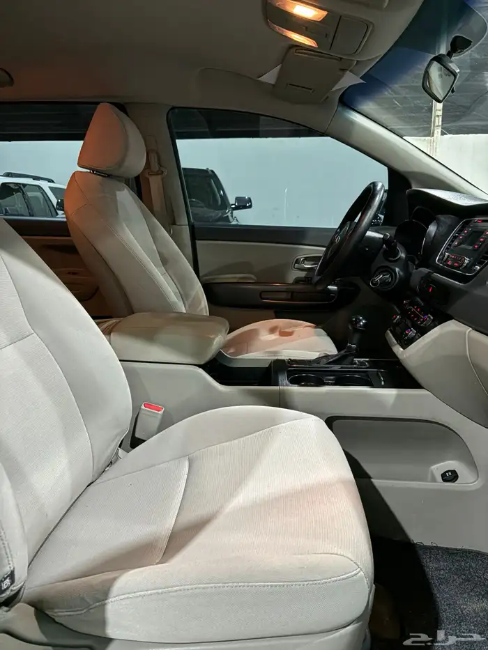 كيا كرنفال 2016 عائليه ثلاث صفوف 15