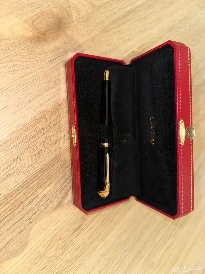قلم Cartier رودستر رولربول لون أسود وذهبي 2