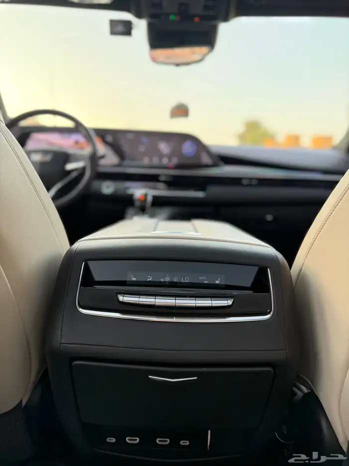 اسكاليد 23 اسود قصير بلاك اديشن 16