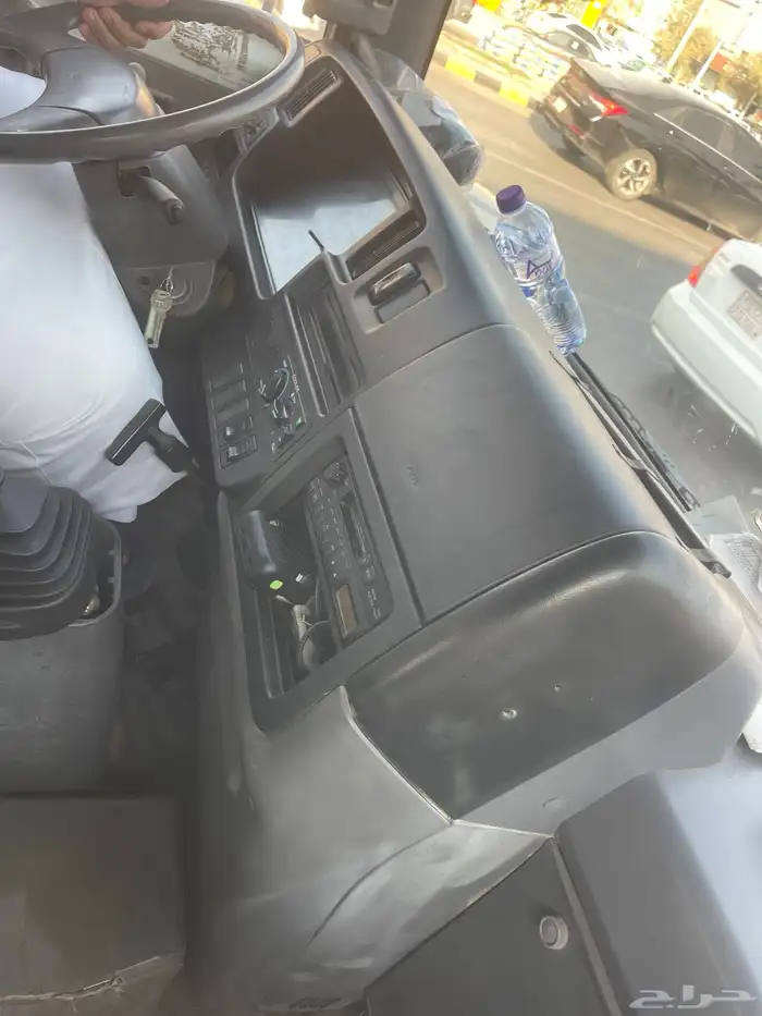 باص نيسان 30 راكب 5