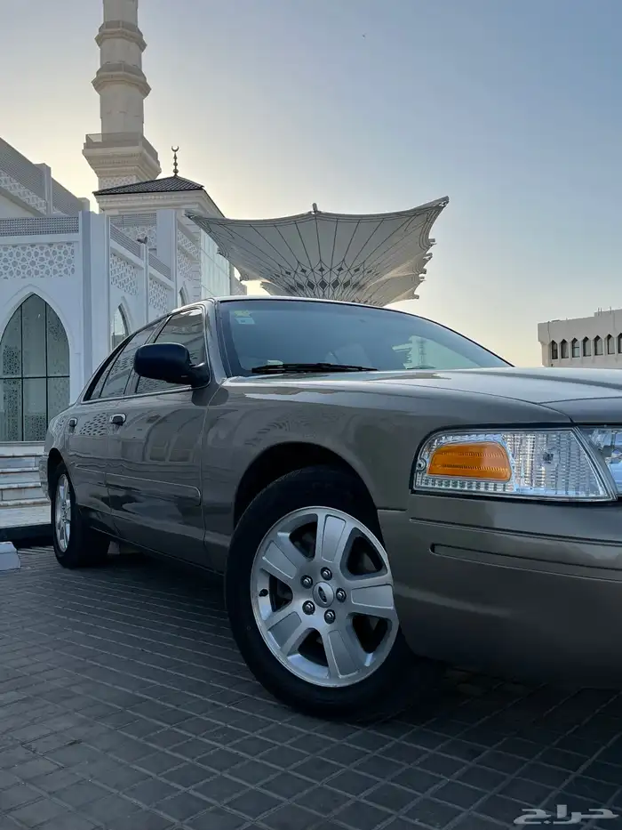 للبيع فورد فكتوريا 7