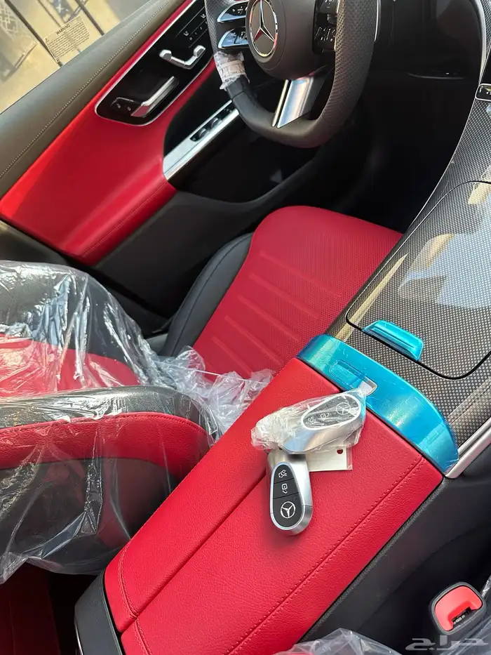 مرسيدس GLC300 AMG موديل 2025 شبه جديد وبضمان الجفالي 9