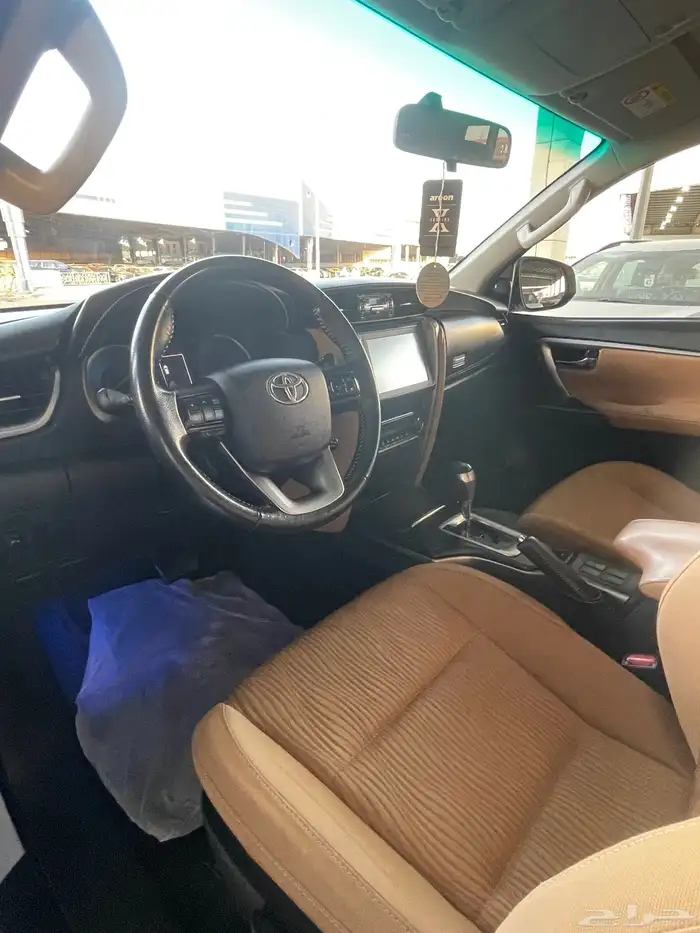 تويوتا فور تشنر 6 سلندر بنزين 2023 5